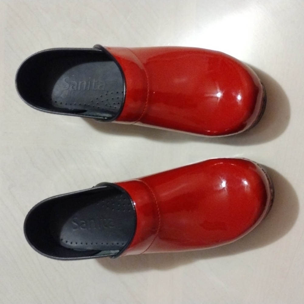 Sanita Professional, Original San Flex Closed Back, Red/4, Size 39 USA 8.